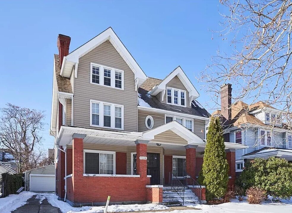 1504 E 107th St in Cleveland, OH - Building Photo