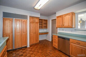 925 Moreland Ave, Unit 610 in St. Louis, MO - Building Photo - Building Photo