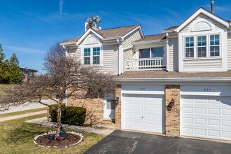 Hidden Cove Condominium in Palatine, IL - Building Photo - Building Photo