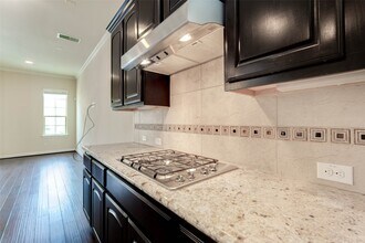 2710 Shadybrook Meadow Dr in Houston, TX - Building Photo - Building Photo