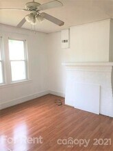 136 E South St in Albemarle, NC - Foto de edificio - Building Photo