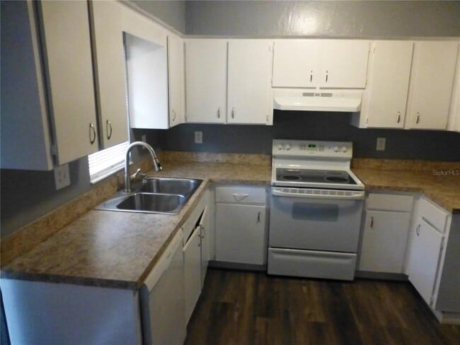 197 Highland Rd in Tarpon Springs, FL - Building Photo - Building Photo