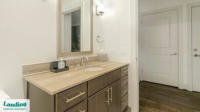 777 Preston St, Unit 14I in Houston, TX - Building Photo - Building Photo