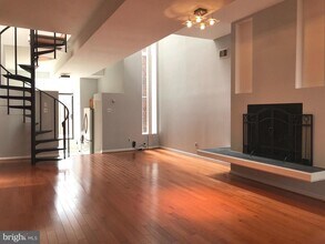 1231 Linden Pl NE in Washington, DC - Building Photo - Building Photo