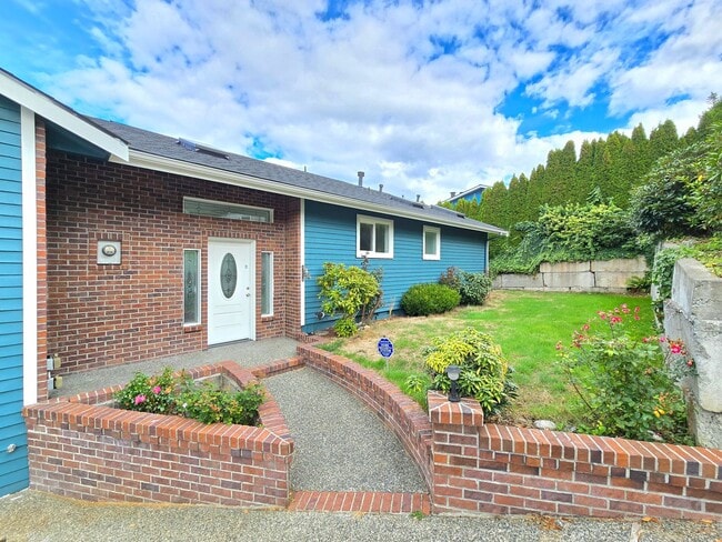 1002 8th St in Mukilteo, WA - Building Photo - Building Photo