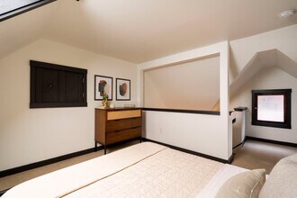 2319 NW Raleigh St in Portland, OR - Building Photo - Building Photo