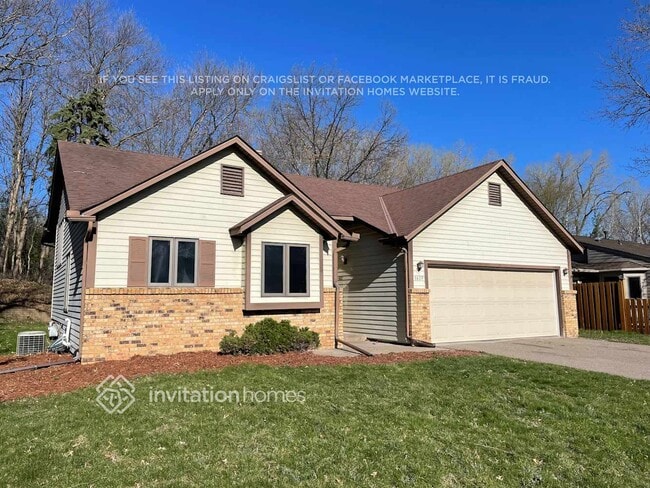 1609 Lakewood Dr N in Maplewood, MN - Building Photo - Building Photo