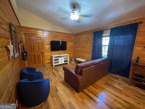 579 Galaxy Way in Ranger, GA - Foto de edificio - Building Photo