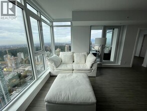 4458 Beresford St. in Burnaby, BC - Building Photo - Building Photo