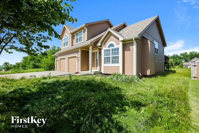 612 Wright Valley Rd in Smithville, MO - Building Photo - Building Photo