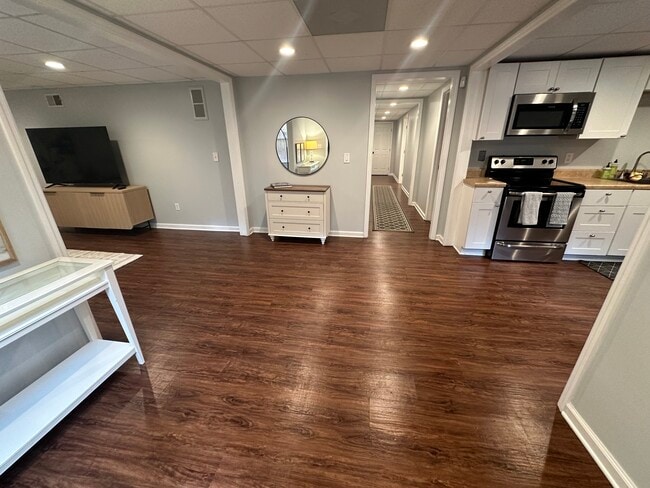 250 Waterford Way, Unit Beautiful Apartment in Athens, GA - Building Photo - Building Photo