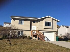 1235 Ziebach St in Rapid City, SD - Building Photo