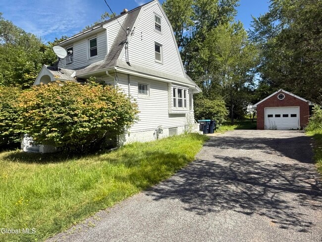 42 Cordell Rd in Schenectady, NY - Building Photo - Building Photo