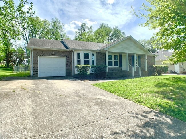 236 Moncrest Dr in Clarksville, TN - Building Photo - Building Photo