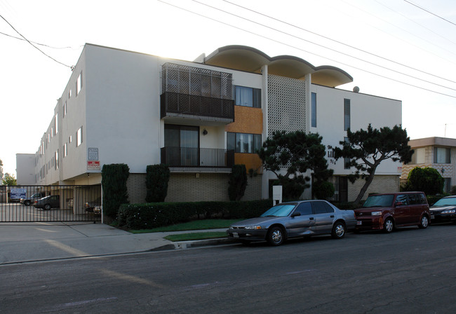 The Beach Hill Apartments in Inglewood, CA - Building Photo - Building Photo