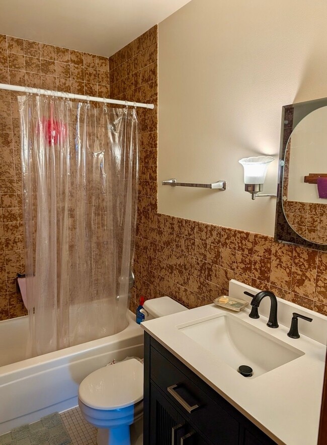 1243 Brookside Dr, Unit Apt 2E