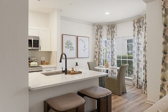 Cortland River Oaks in Houston, TX - Building Photo - Building Photo