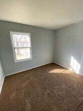 6008 Landsdowne Dr in Fort Wayne, IN - Building Photo - Building Photo