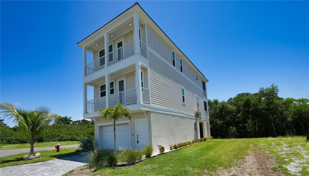 4207 Marina Vw Wy in Cortez, FL - Building Photo