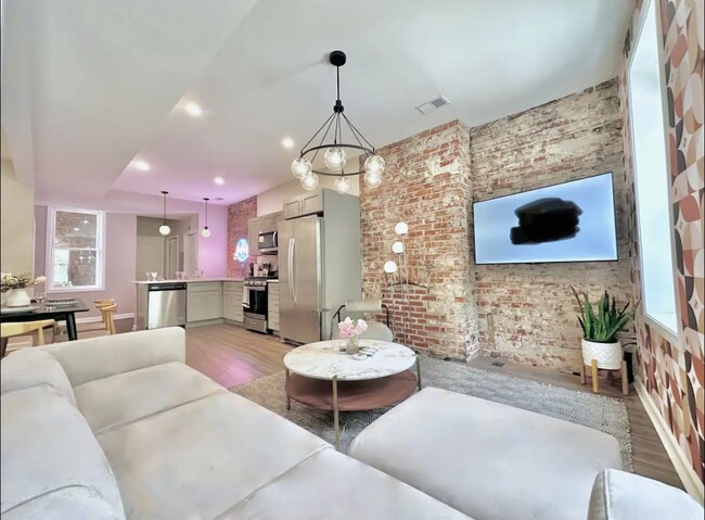 1127 Troy Hill Rd in Pittsburgh, PA - Building Photo - Building Photo