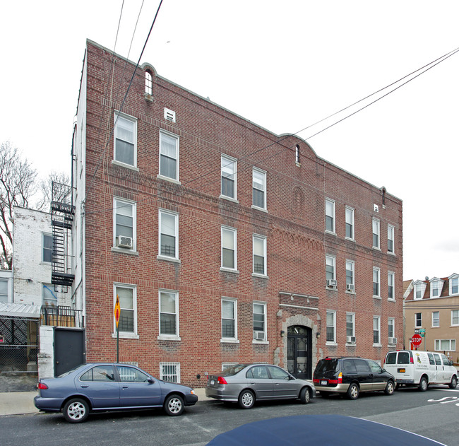 4606 Richardson Ave in Bronx, NY - Building Photo - Building Photo