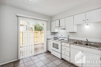 1119 S Fern St in Wichita, KS - Building Photo - Building Photo