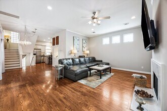 548 Westcross St in Houston, TX - Building Photo - Building Photo