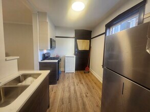 10954 S Vernon Ave in Chicago, IL - Building Photo - Building Photo