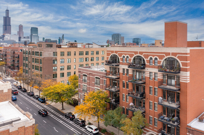 Union Park Lofts in Chicago, IL - Foto de edificio - Building Photo