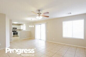 6736 W Desert Ln in Phoenix, AZ - Foto de edificio - Building Photo