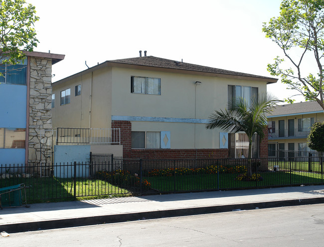 805 S Townsend St in Santa Ana, CA - Building Photo - Building Photo