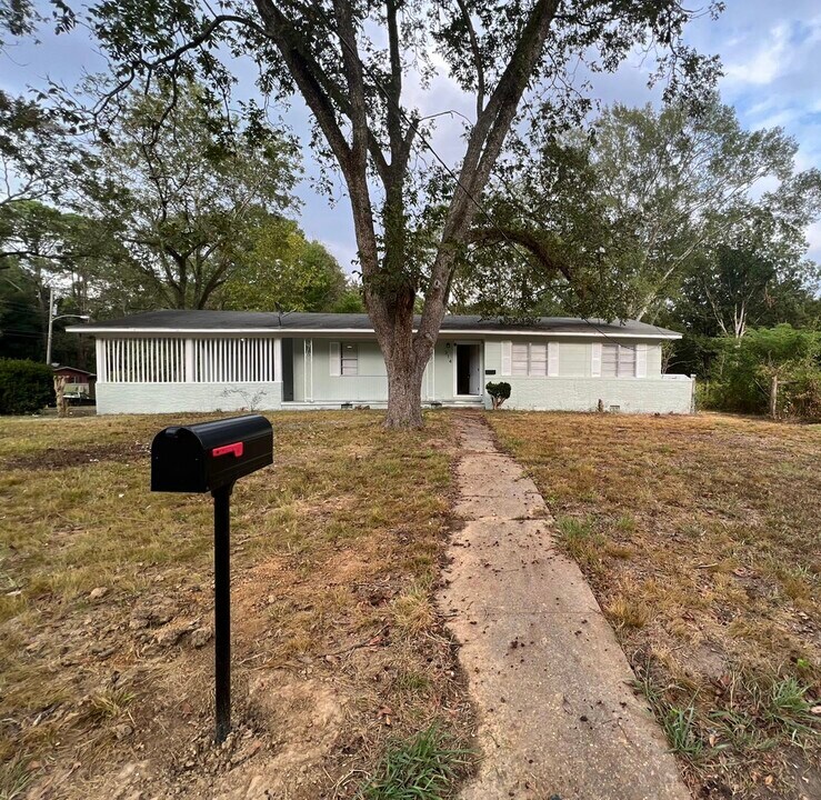 314 McDowell Park Cir in Jackson, MS - Building Photo