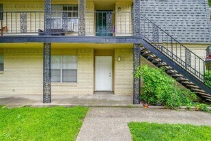 5201 Curzon Ave in Fort Worth, TX - Building Photo