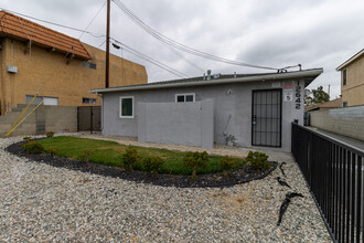 Kalnor Apartments in Norwalk, CA - Foto de edificio - Building Photo