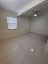 606 SW 58th Ct, Unit 1 in Miami, FL - Building Photo - Building Photo