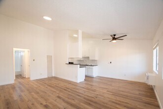 13846 Sherman Way, Unit 201 in Los Angeles, CA - Building Photo - Building Photo