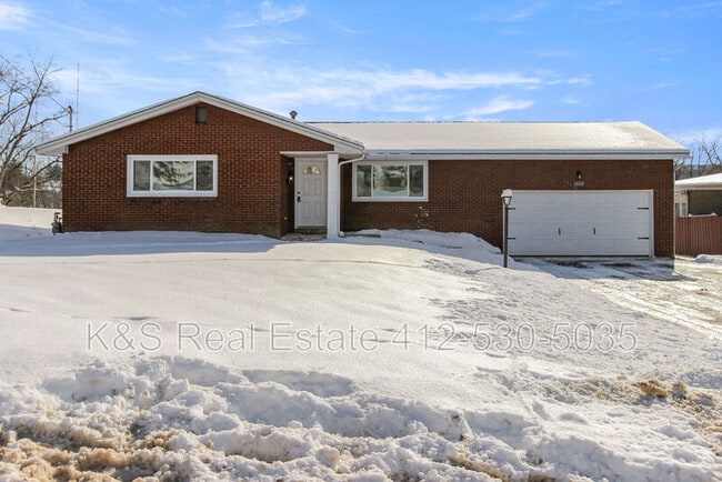 1020 Grove St in Greensburg, PA - Building Photo - Building Photo