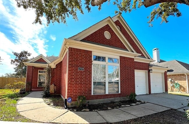 property at 1707 Magnolia Lake Ln