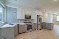 2142 W Master St photo'