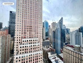 350 W 50th St in New York, NY - Building Photo - Building Photo