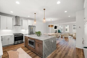 5862 Westin Rd in Sandy Springs, GA - Building Photo - Building Photo