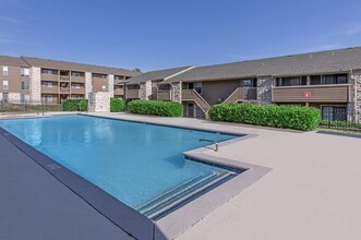 Cobblestone Apartments in Tulsa, OK - Building Photo - Building Photo