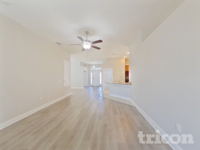 387 Buchannan Dr in Davenport, FL - Foto de edificio - Building Photo