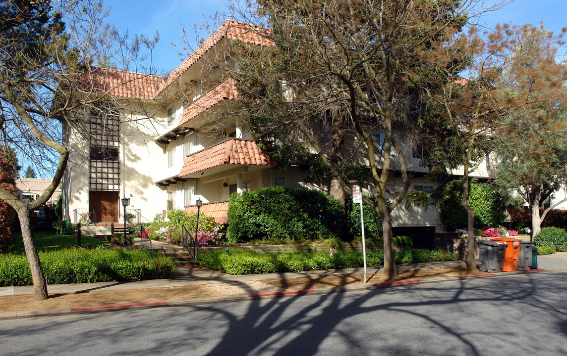 El Granada Apartments in Los Altos, CA - Building Photo