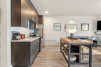 12576 SE 27th Ave in Milwaukie, OR - Building Photo - Building Photo