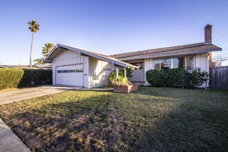 1761 Kelly St in San Mateo, CA - Building Photo - Building Photo