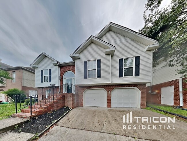 property at 104 Edgewater Ct