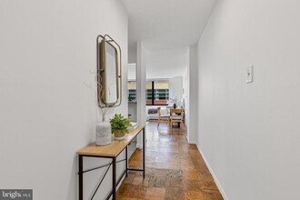 1301 20th St NW in Washington, DC - Building Photo - Building Photo