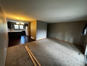 5793 Williamsburg Way, Unit 5793 in Fitchburg, WI - Foto de edificio - Building Photo