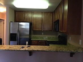 145 W El Norte Pkwy in Escondido, CA - Building Photo - Building Photo